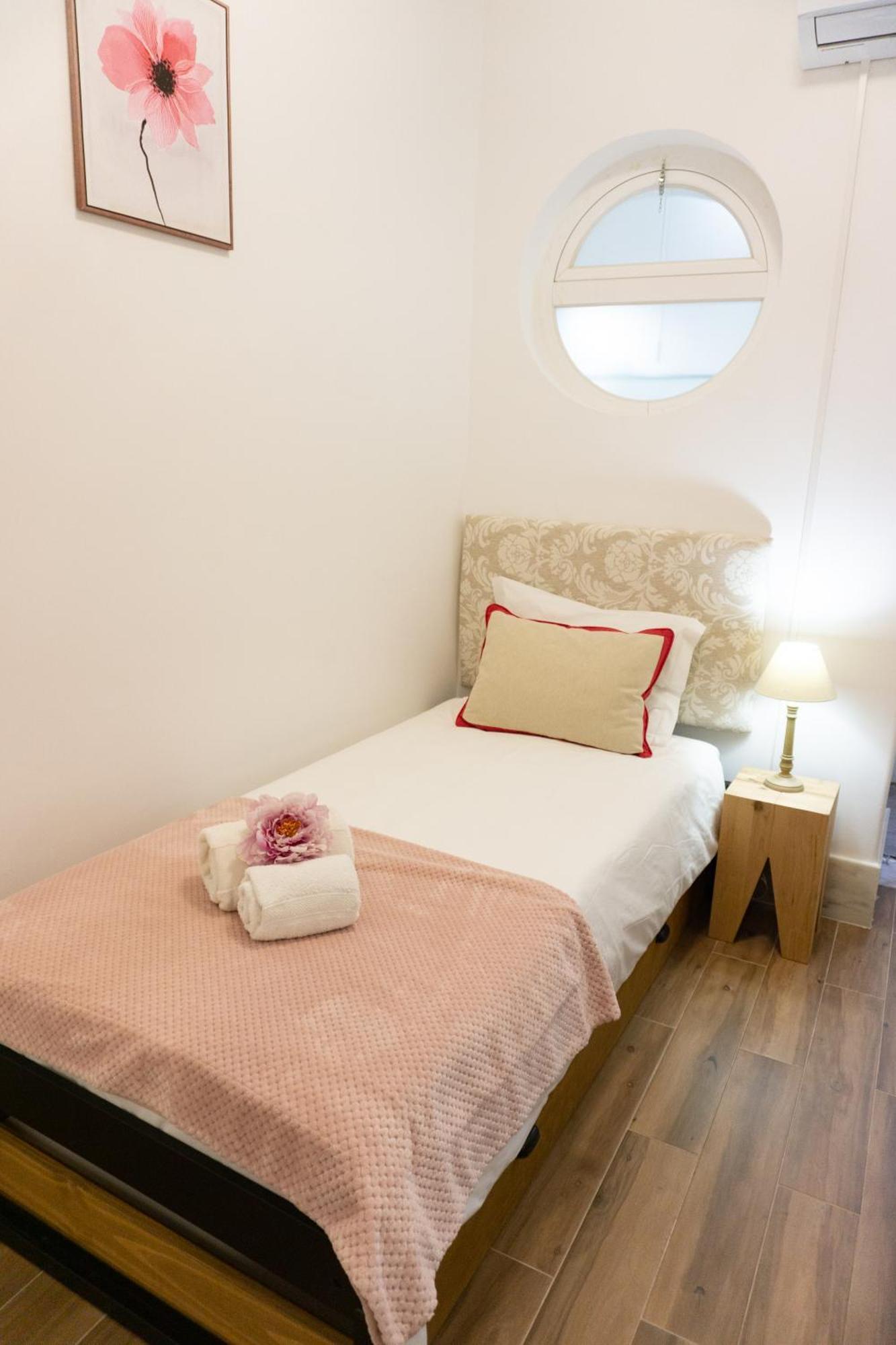 Hotel Lalitana Townhouse Lagos Zimmer foto